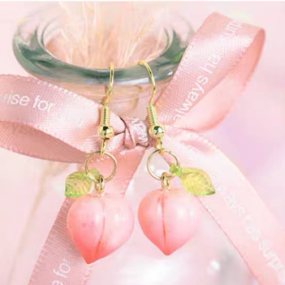 NEW Peach earrings Cute and sweet